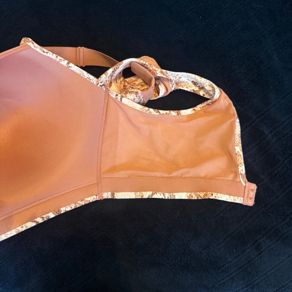 Victorias Secret On Point Incredible Sport Bra 38DDD Snakeskin Print 913908-QBT - Picture 7 of 7